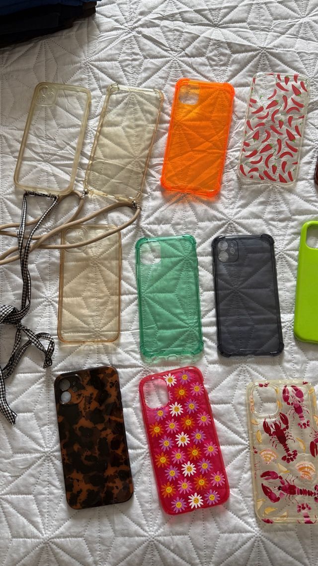 Pack Fundas + Cables + Auriculares iPhone 11