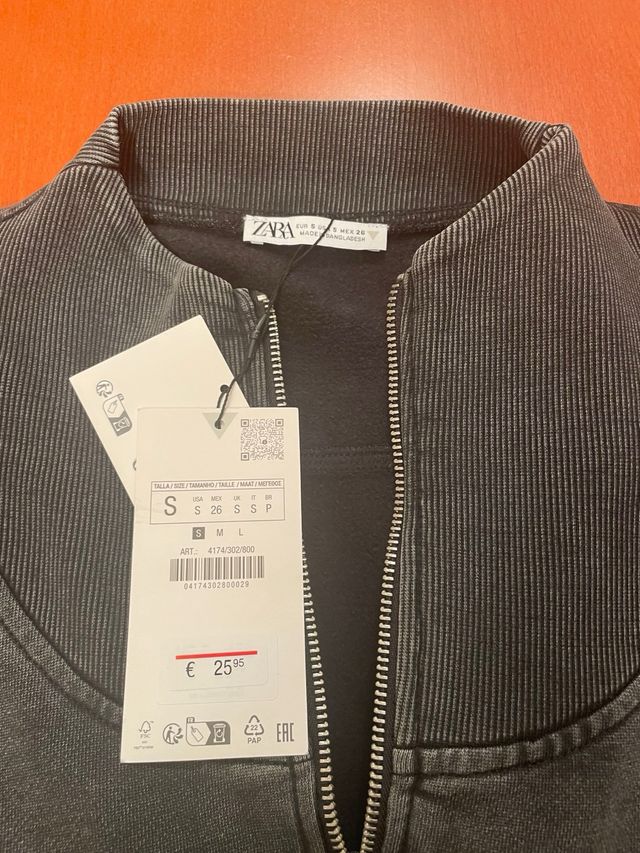 Sudadera Zara cremallera manga ancha gris