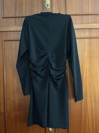 Vestido negro Zara