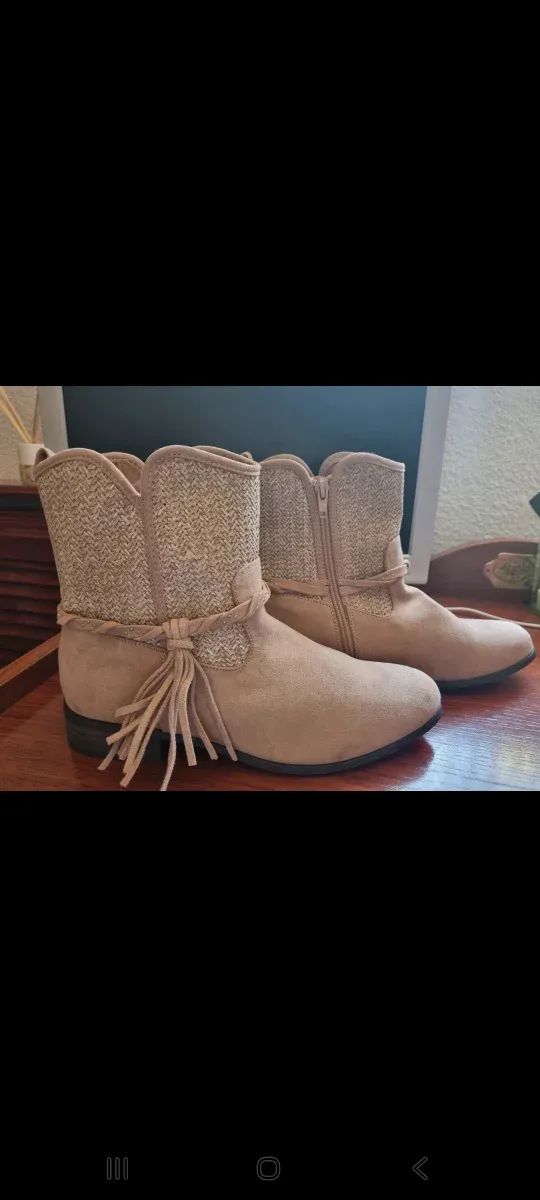 Botin Sfera Beige con Adorno Trenzado