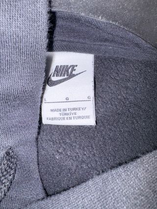 Felpa Nike Nera con Logo Grigio e Giallo