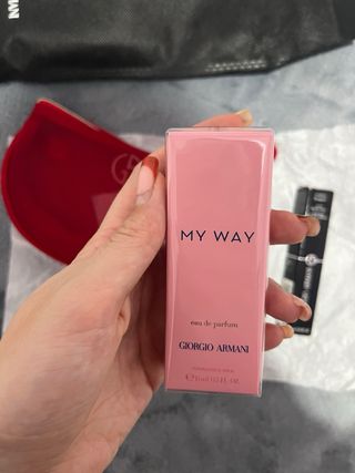 Set Giorgio Armani Neceser Rojo y Perfume My Way