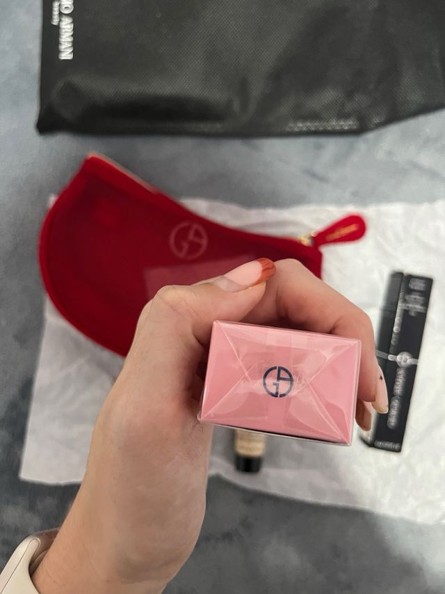 Set Giorgio Armani Neceser Rojo y Perfume My Way