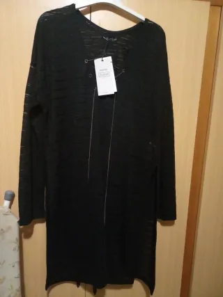 Casaca larga Bershka negra talla L