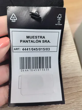 Pantalón negro Zara