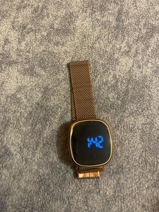 Orologio subacqueo nero e oro