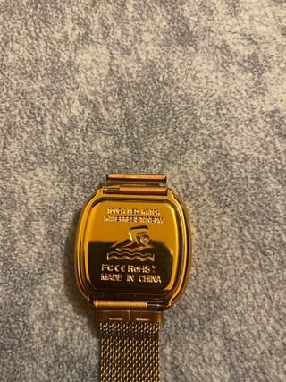 Orologio subacqueo nero e oro