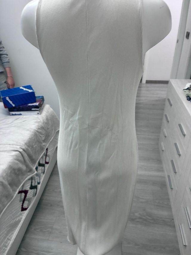 Vestido beige Stradivarius botones