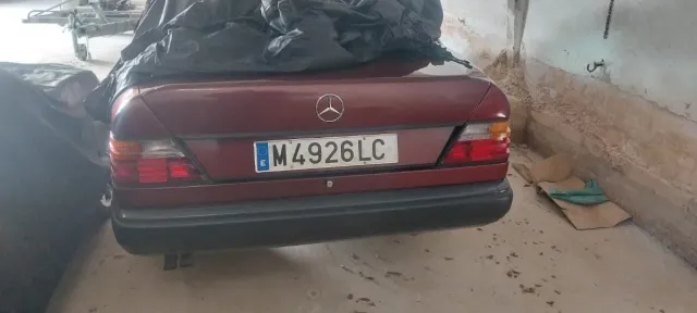 Mercedes-Benz w124 1990