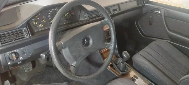 Mercedes-Benz w124 1990