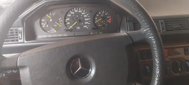 Mercedes-Benz w124 1990