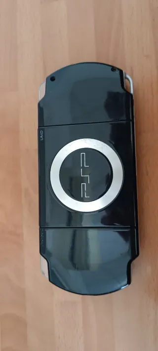 PSP 2004 + Funda + FIFA 11