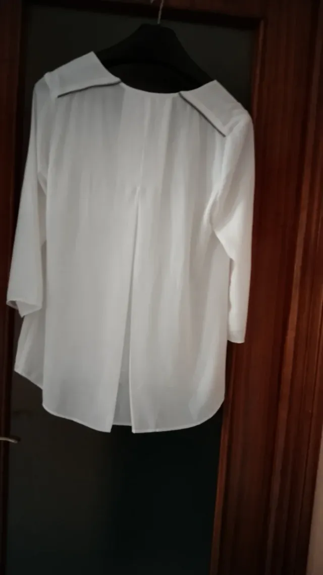 Blusa muy buena del Corte I inglés puesta 2 veces