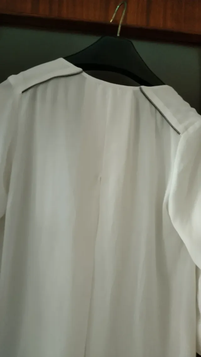 Blusa muy buena del Corte I inglés puesta 2 veces