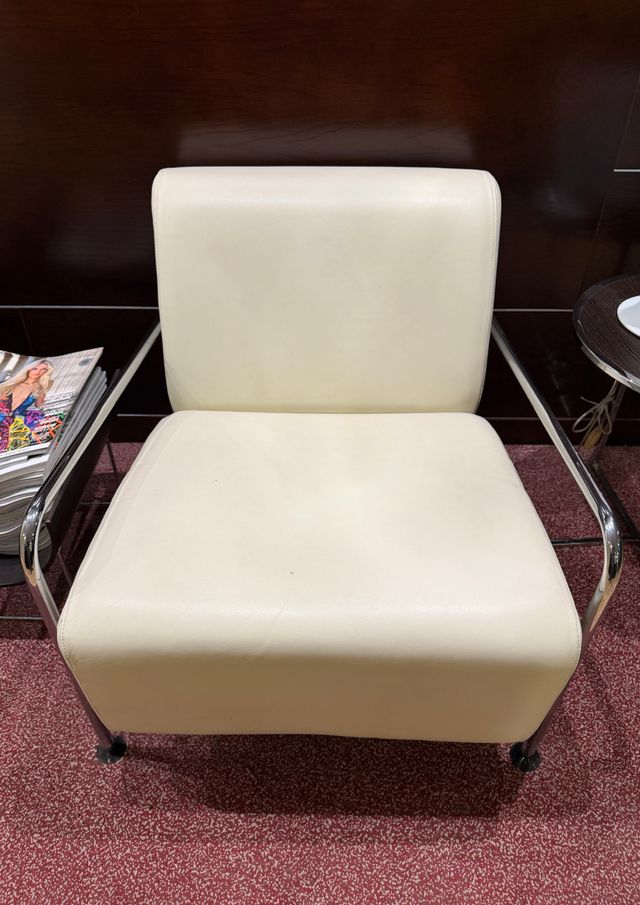 Juego 2 Butacas Recepción Cuero Marrón