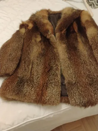 Chaquetón de piel de zorro. Sin marca