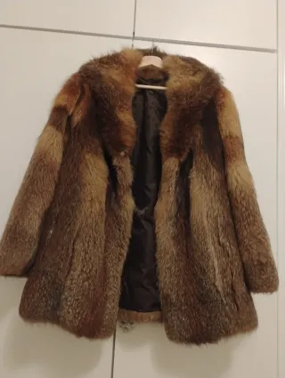 Chaquetón de piel de zorro. Sin marca