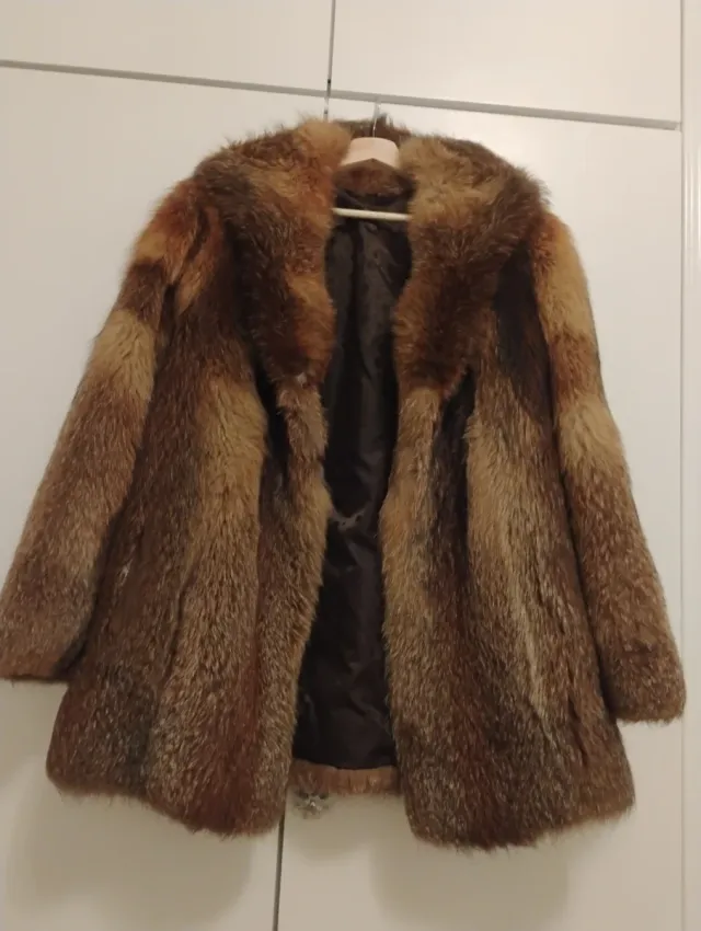 Chaquetón de piel de zorro. Sin marca