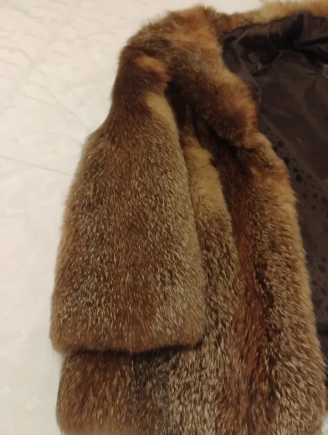 Chaquetón de piel de zorro. Sin marca