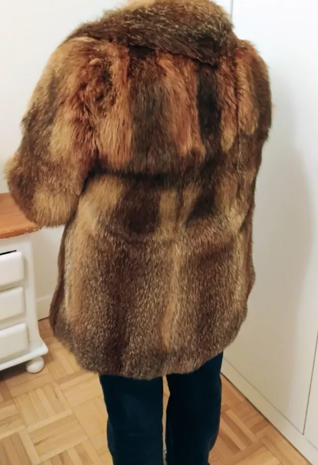 Chaquetón de piel de zorro. Sin marca