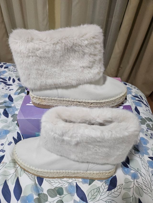 Botas Skechers Talla 41 Piel Blanca Forro Peluche