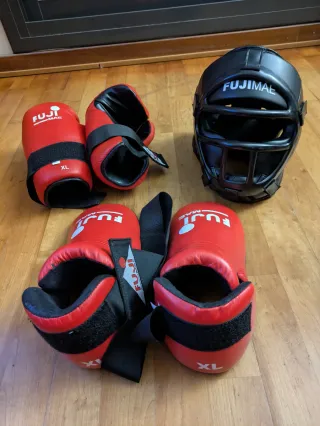 Casco y Protecciones Karate Fujimae