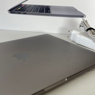 MacBook Pro Gris Espacial