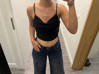 Top negro tirantes tela fluida