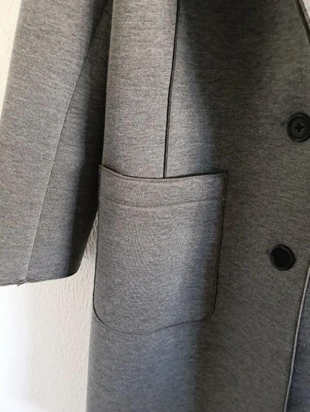 Abrigo gris jaspeado mujer estilo sastre.