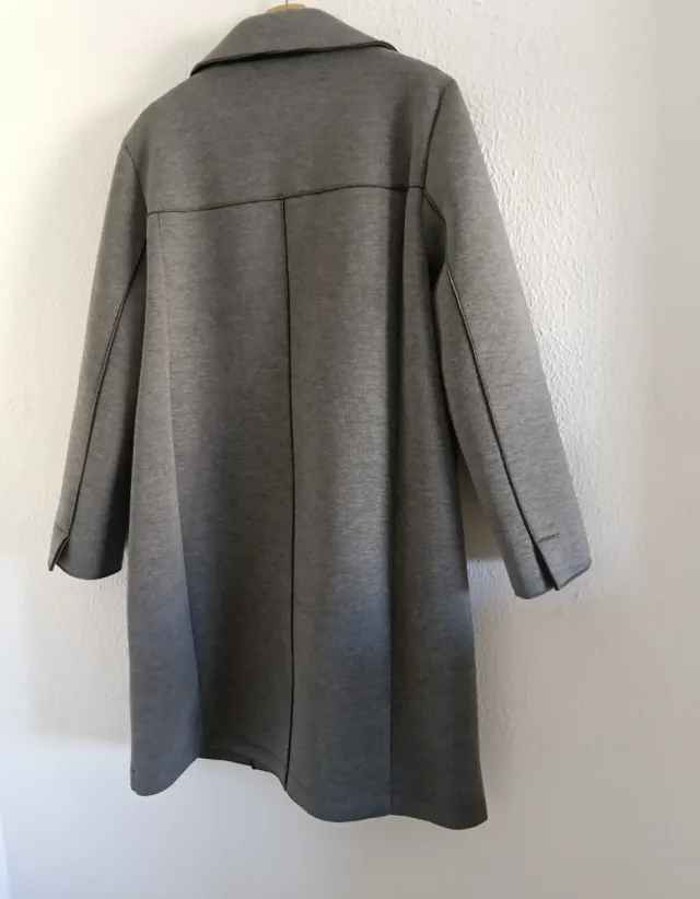 Abrigo gris jaspeado mujer estilo sastre.