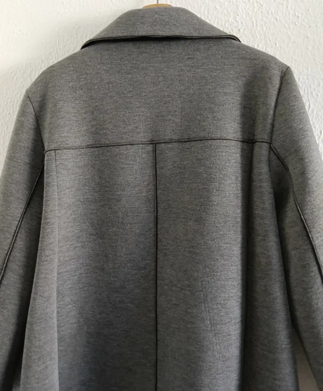 Abrigo gris jaspeado mujer estilo sastre.