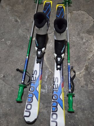 Esquís Salomon con bastones
