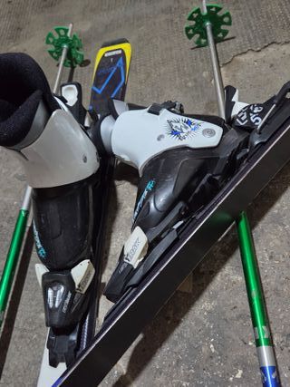 Esquís Salomon con bastones