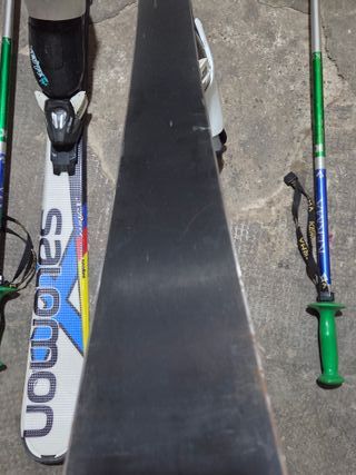 Esquís Salomon con bastones