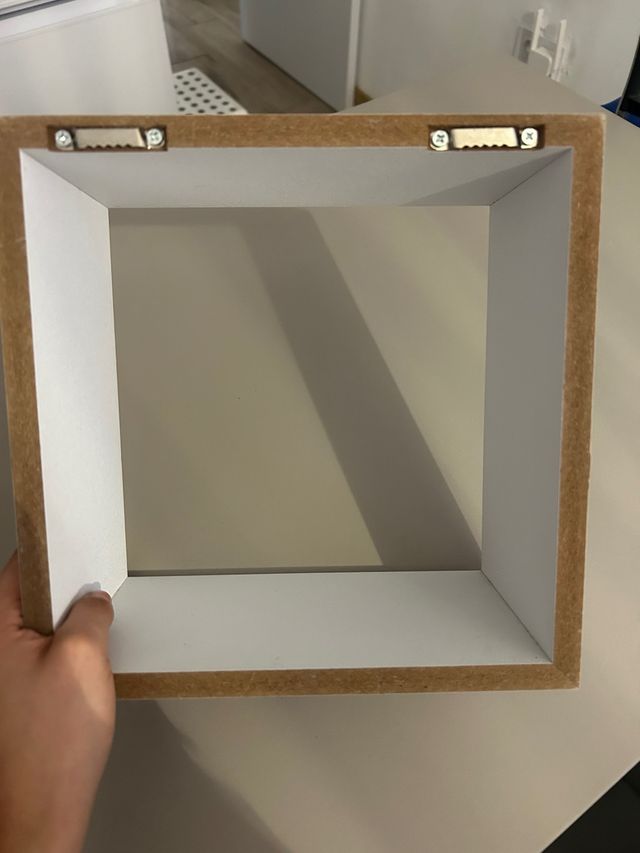 Repisa cuadrada blanca