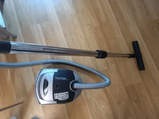 Aspirador Nilfisk potente