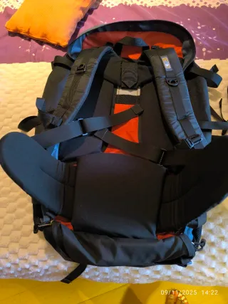 Mochila The North Face Negra y Azul