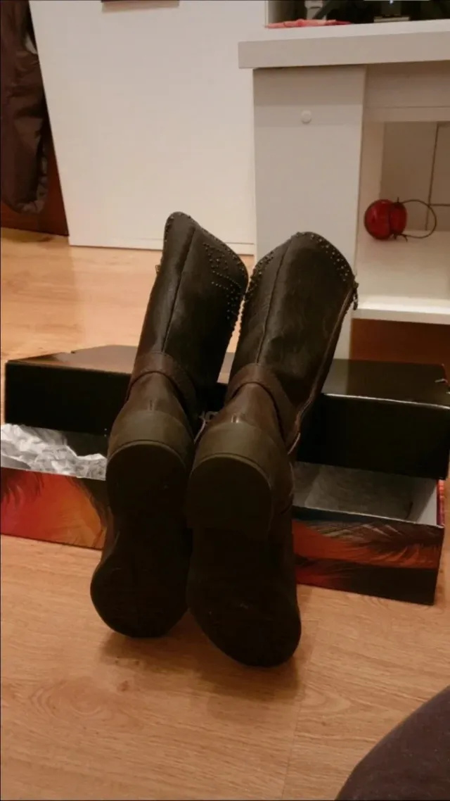 Botas altas Desigual marrones con tachuelas