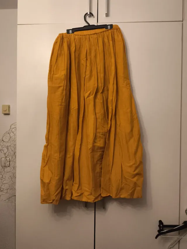 Falda larga naranja