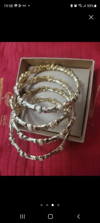 4 Brazaletes dorados y plateados