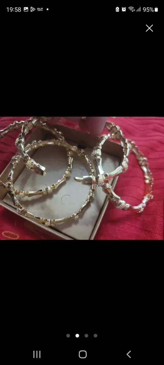 4 Brazaletes dorados y plateados