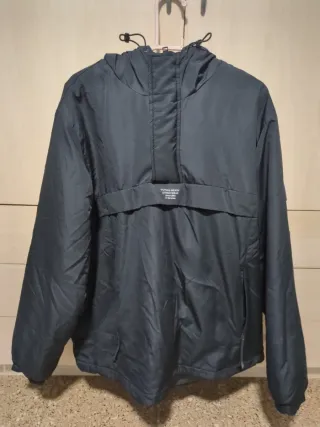 Abrigo Bershka Talla L Negro