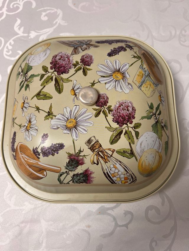 Caja de Hojalata Decorada Floral