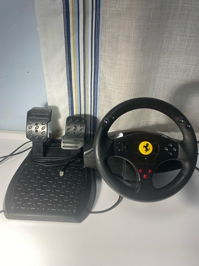 Volante y Pedales Thrustmaster Ferrari