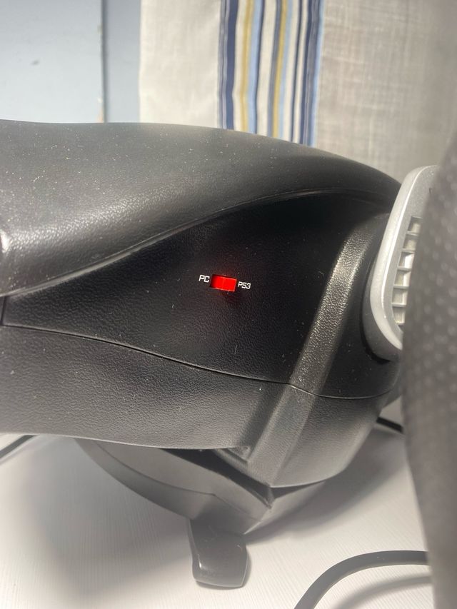 Volante y Pedales Thrustmaster Ferrari