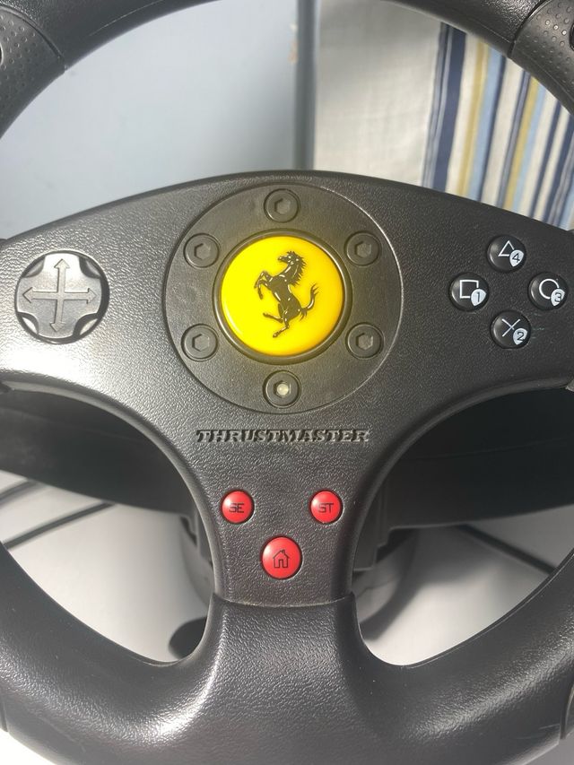 Volante y Pedales Thrustmaster Ferrari