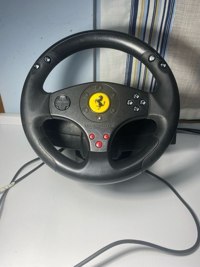 Volante y Pedales Thrustmaster Ferrari