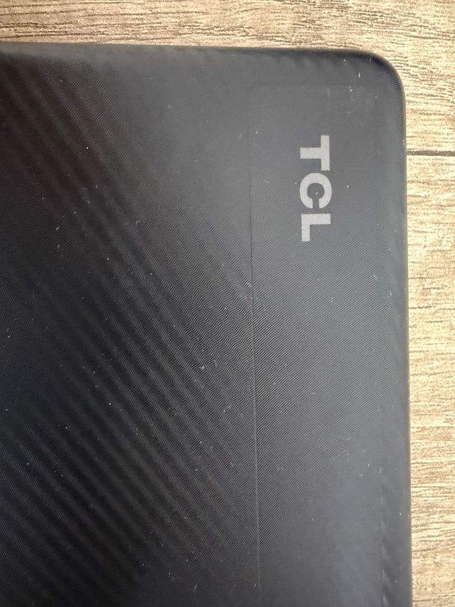 Tablet TCL 8491X 10.1 pulgadas con funda