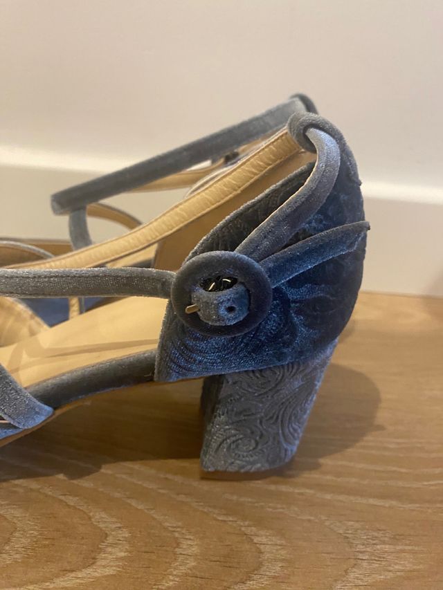 Zapatos Loov Shoes grises de terciopelo