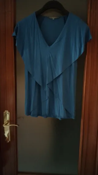 Preciosa blusa de la marca síntesis talla XS